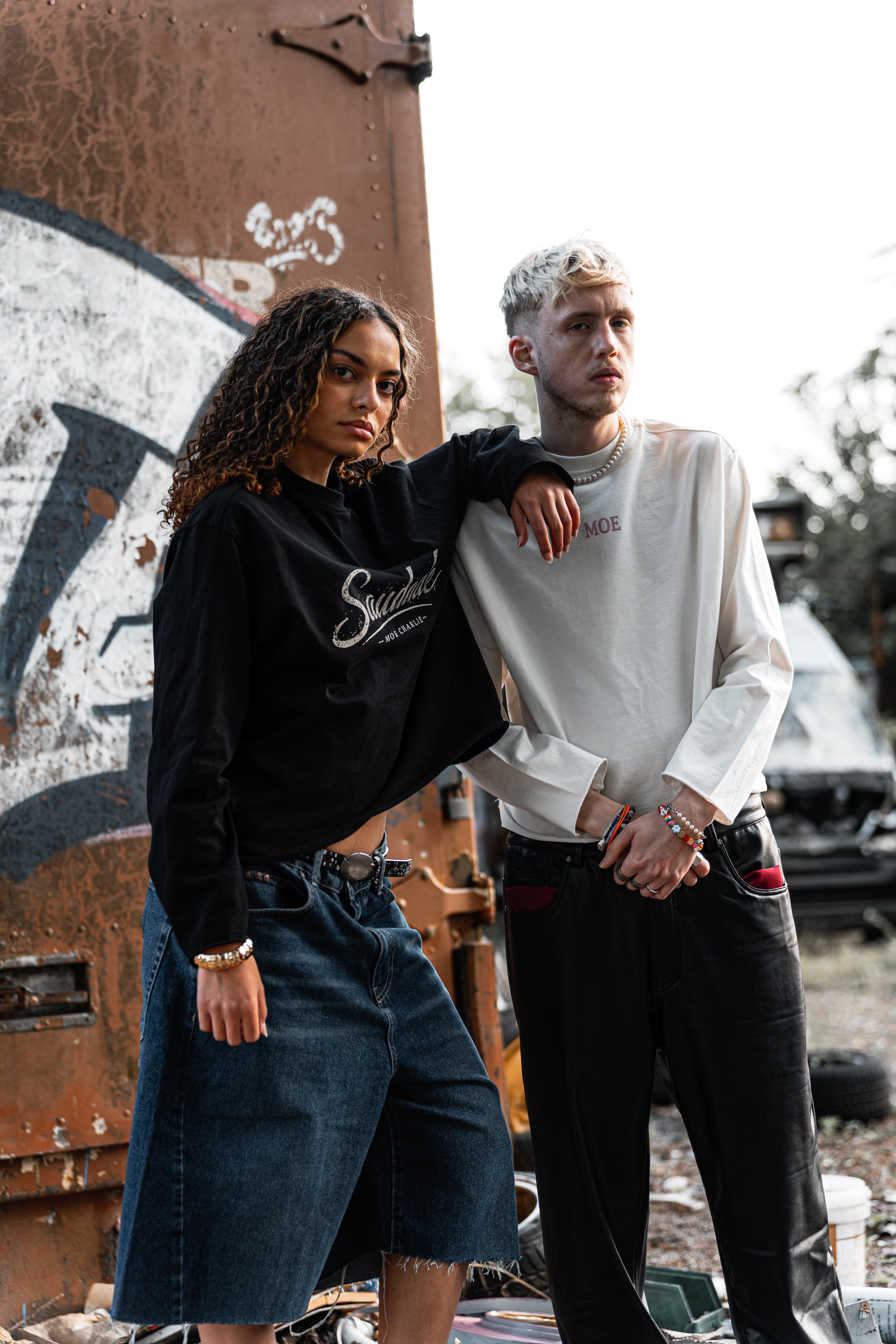MOE Longsleeve in Creme Pink Logo