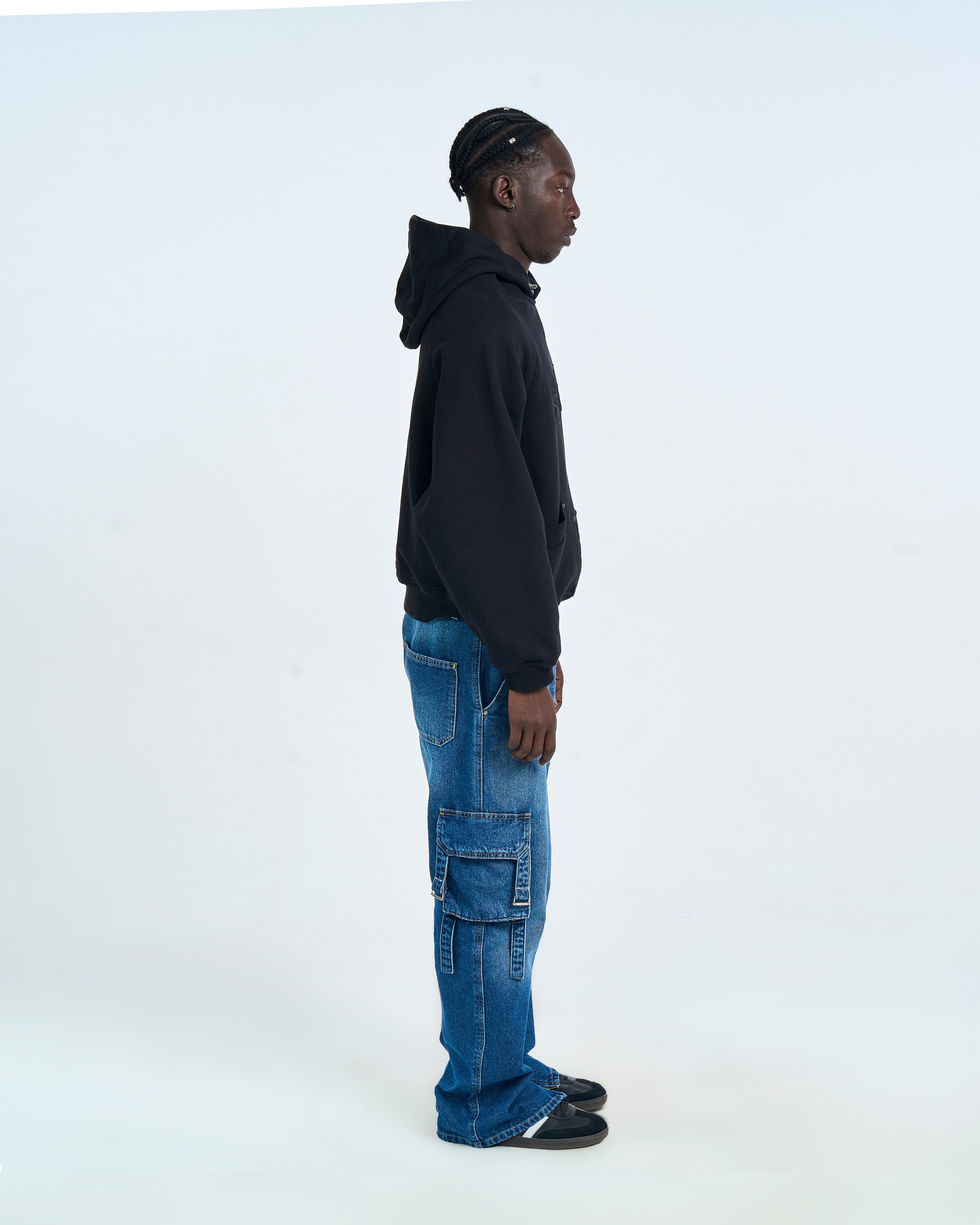 Schwarzer Cangaroo Hoodie MOE CHARLIE, rechte Seitenansicht, locker fallende Passform mit Kapuze
