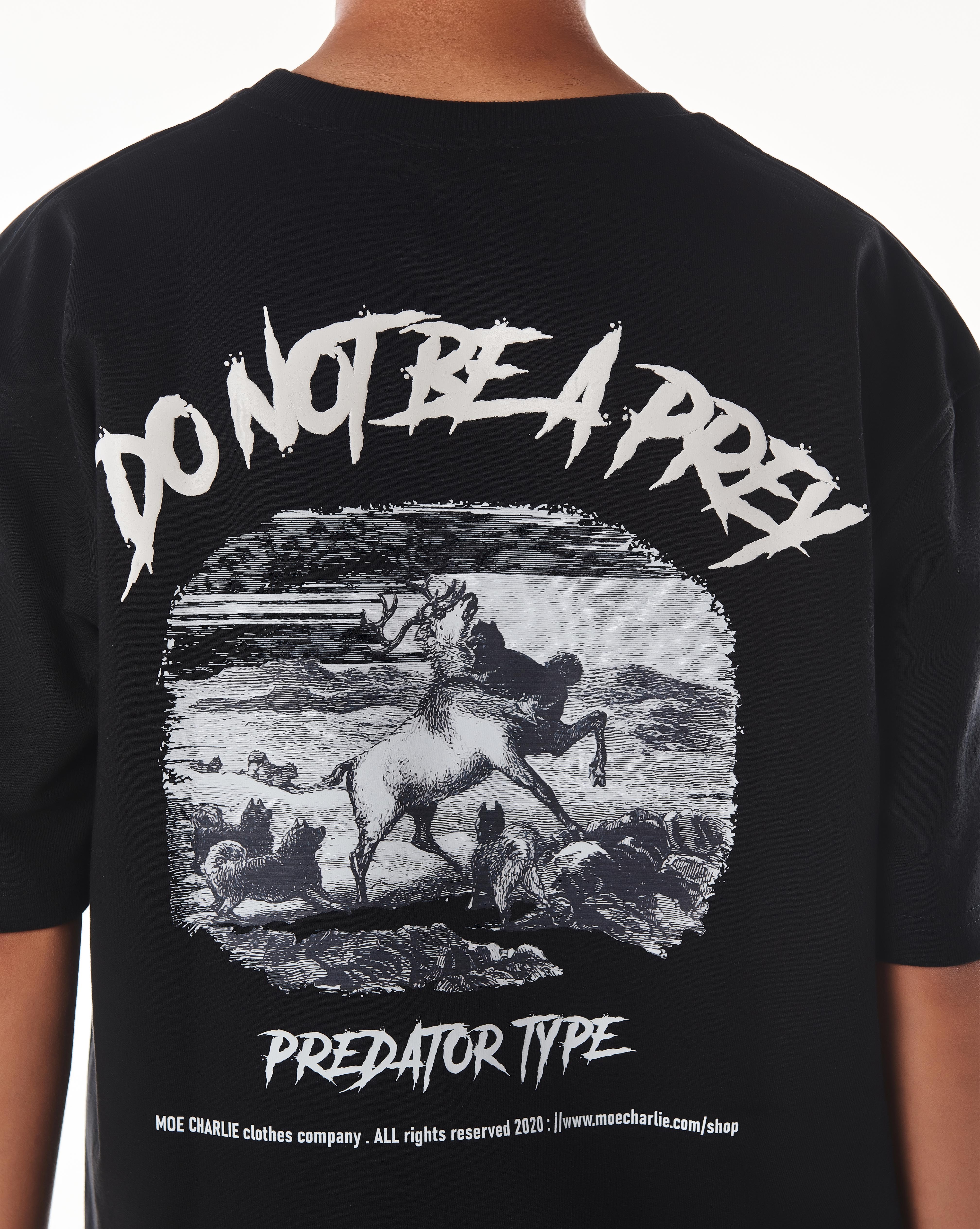 Detailaufnahme Backprint MOE CHARLIE Predator T-Shirt, Vintage-Jagdillustration und Do Not Be A Prey Schrift