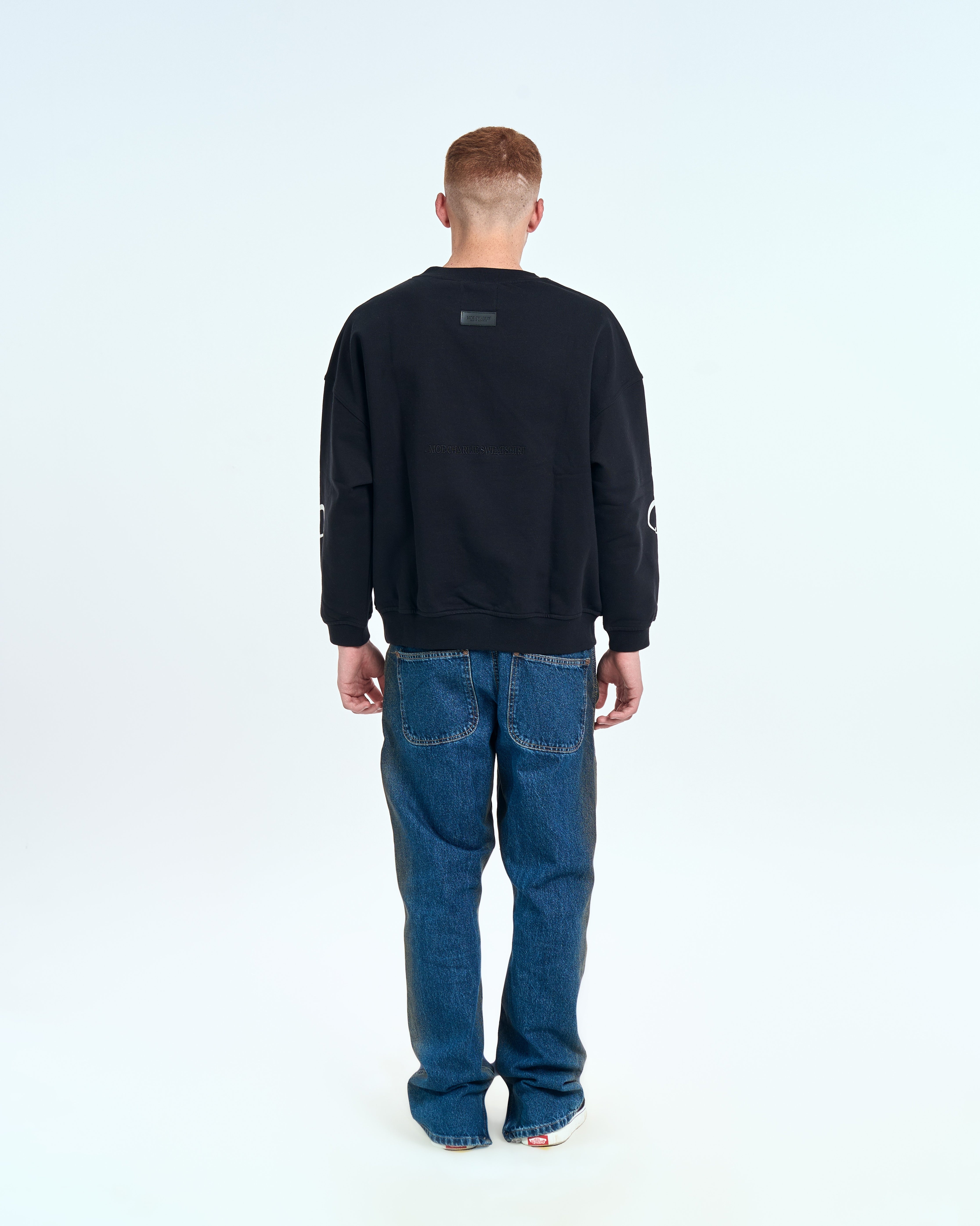 MOE CHARLIE Forbidden Sweater Schwarz - Rueckenansicht Herren, Lederpatch und Ruecken-Stickerei, Herz-Ärmel