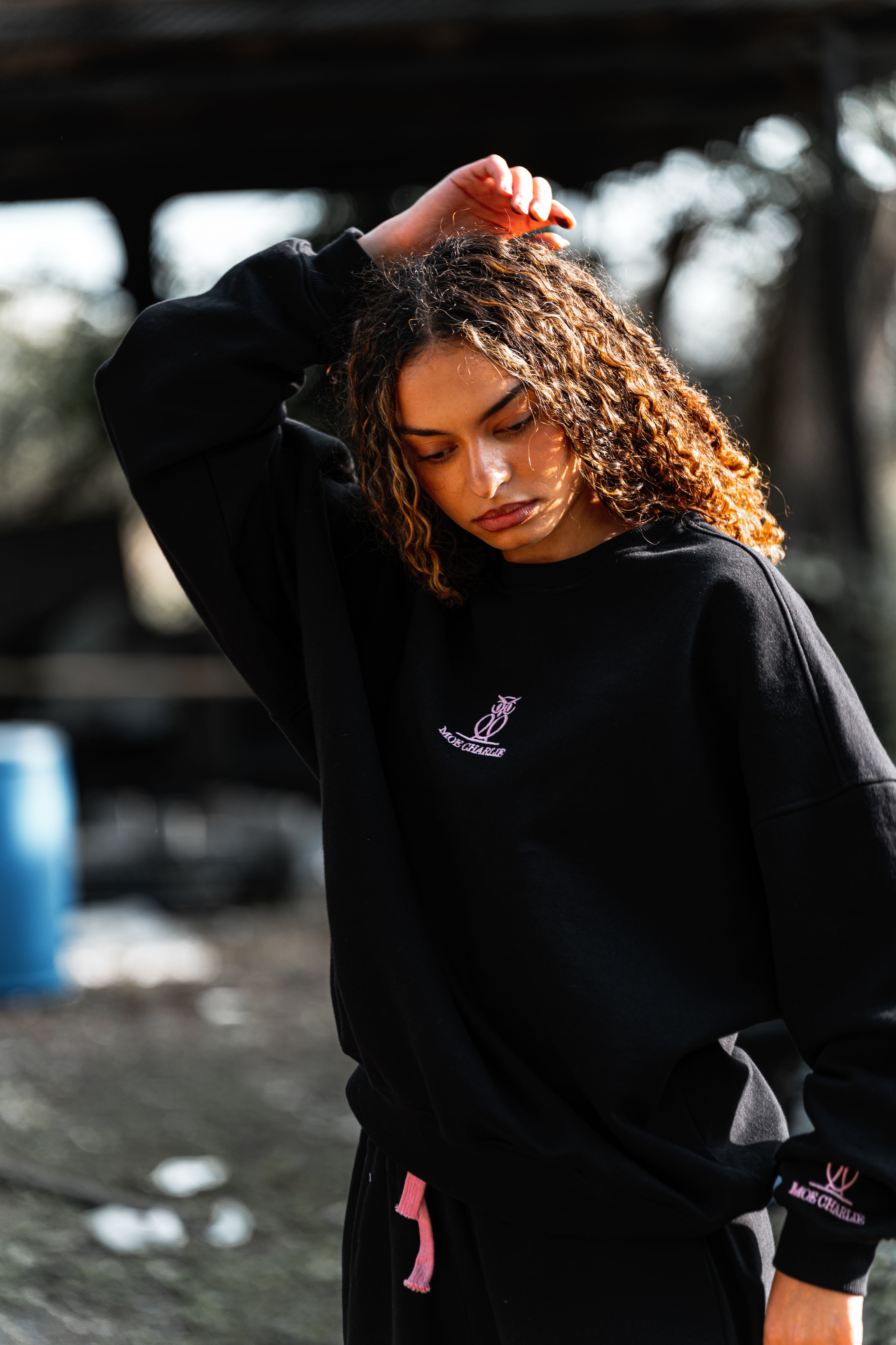 Pink Logo Sweater in schwarz